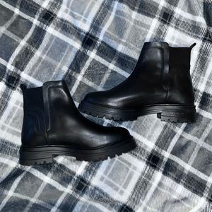 Steve Madden Moira black leather boots